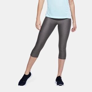 Underarmour compression Capri leggings